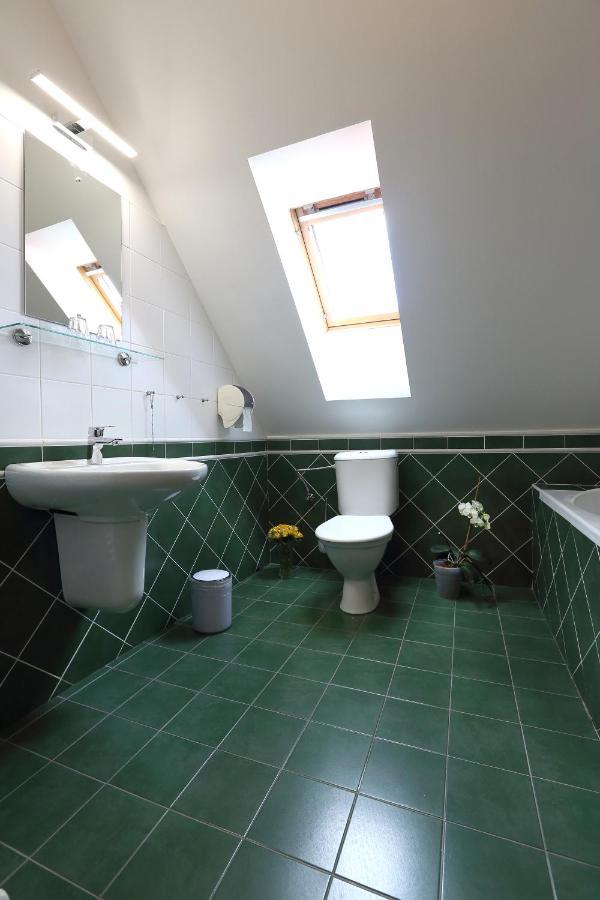 Penzion Na 15. Poledniku Otel Jindřichŭv Hradec Dış mekan fotoğraf