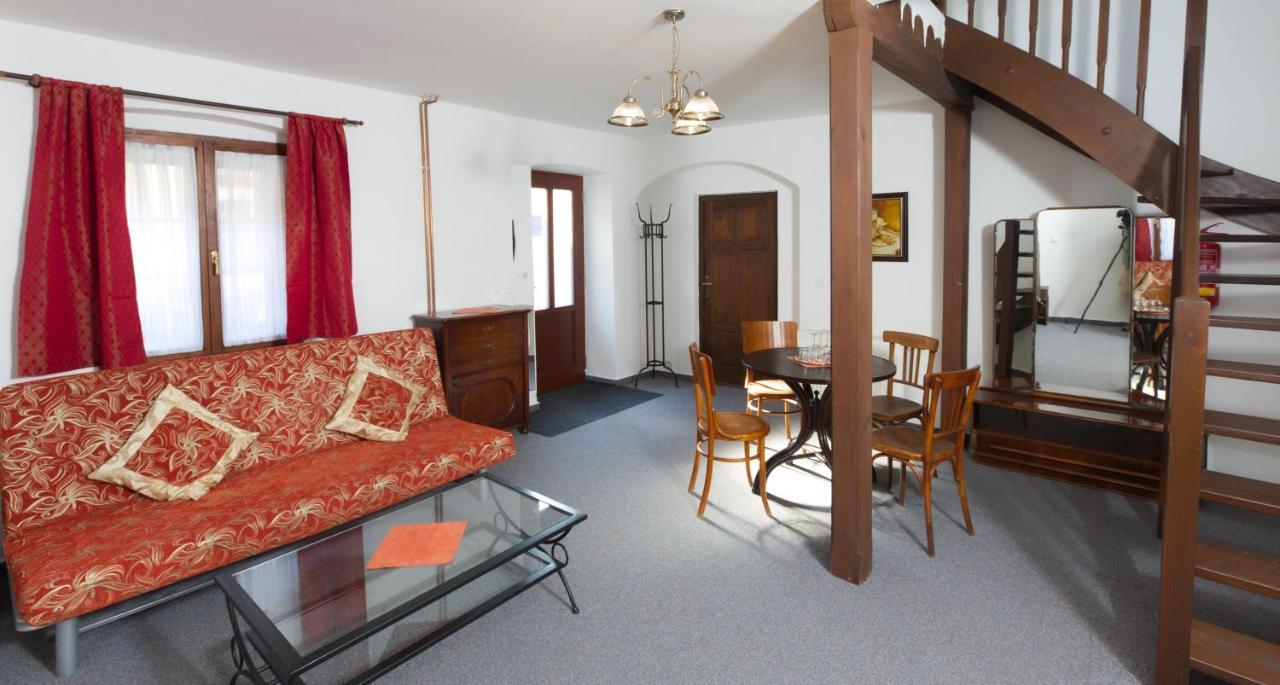 Penzion Na 15. Poledniku Otel Jindřichŭv Hradec Dış mekan fotoğraf