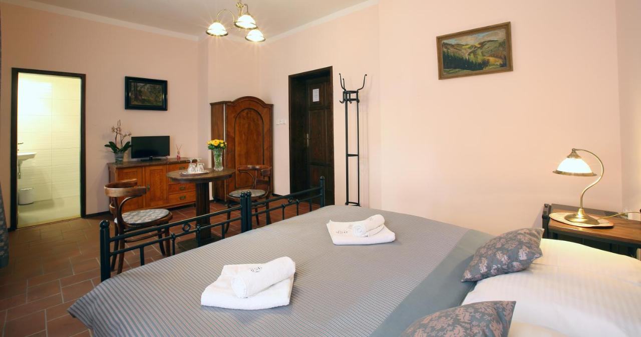 Penzion Na 15. Poledniku Otel Jindřichŭv Hradec Dış mekan fotoğraf